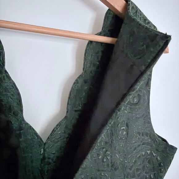 Venus Scalloped Collar Sleeveless Dress Wmns 6 Moss Green V-Neck Sheath Party - Picture 5 of 12